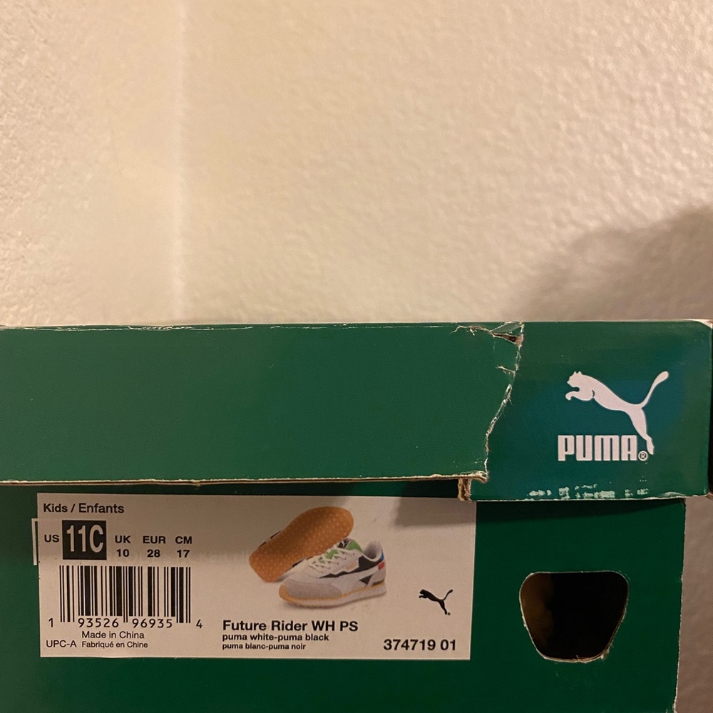 Puma kids sneaker size 11c